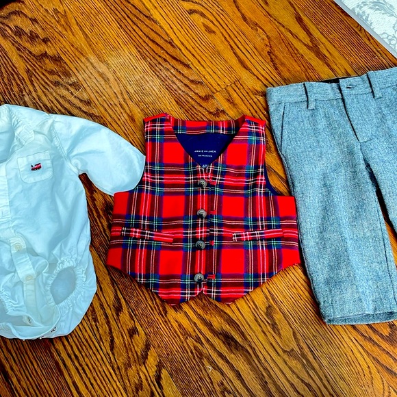 Janie and Jack Baby Boy Christmas Outfit 6-12 months - Picture 1 of 3